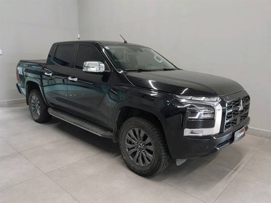 MITSUBISHI TRITON 2.4 BITURBO DIESEL CD HPE-S 4X4 AUTOMÁTICO MITSUBISHI TRITON 2.4 BITURBO DIESEL CD HPE-S 4X4 AUTOMÁTICO